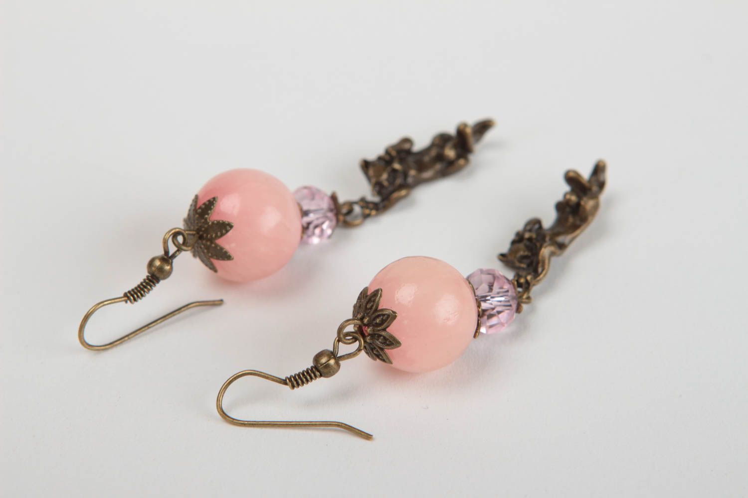 Boucles d'oreilles pendantes faites main en quartz rose et cristal pour fille photo 4