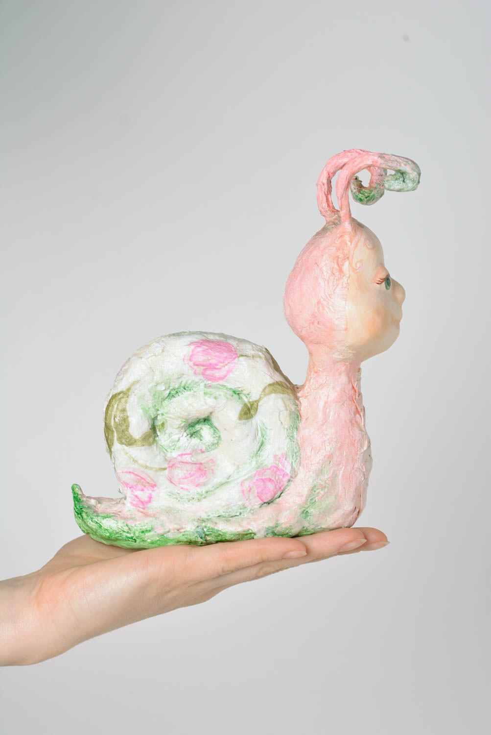 Статуэтка из папье-маше интерьерная игрушка в виде улиточки ручной работы фото 4