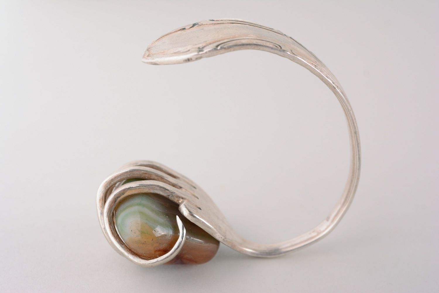 Handgemachtes Metall Armband mit Naturstein aus Gabel foto 5