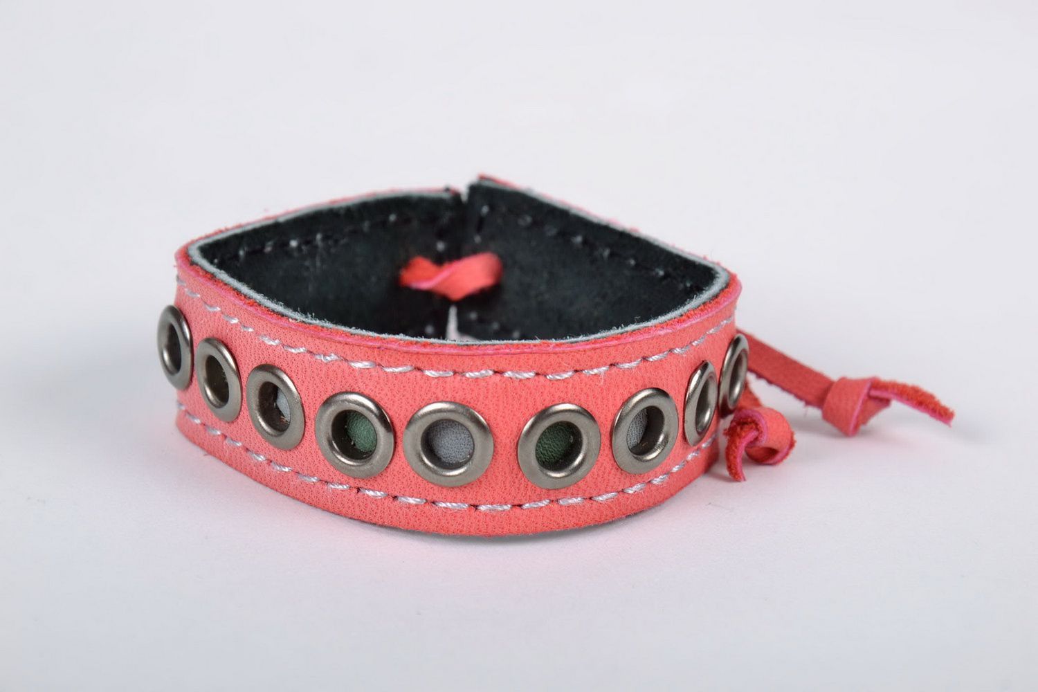 Pink bracelet with rivets photo 3