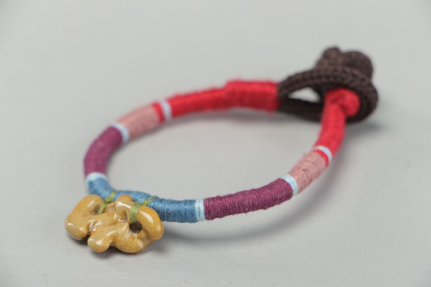 Bracelet en fils original tressé multicolore avec pierre de mer fait main photo 2
