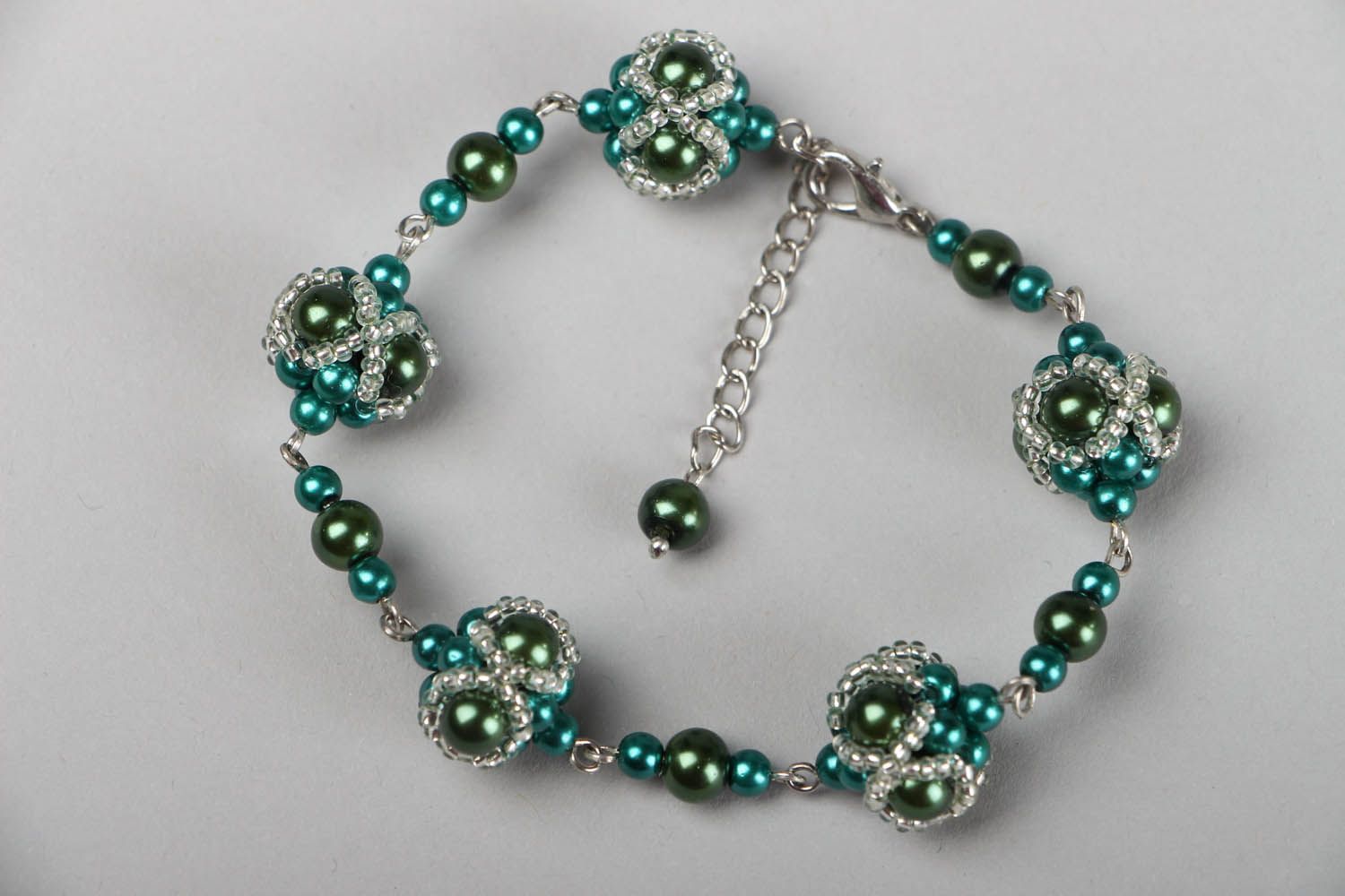 Bracelet en perles de rocaille vert fait main photo 1