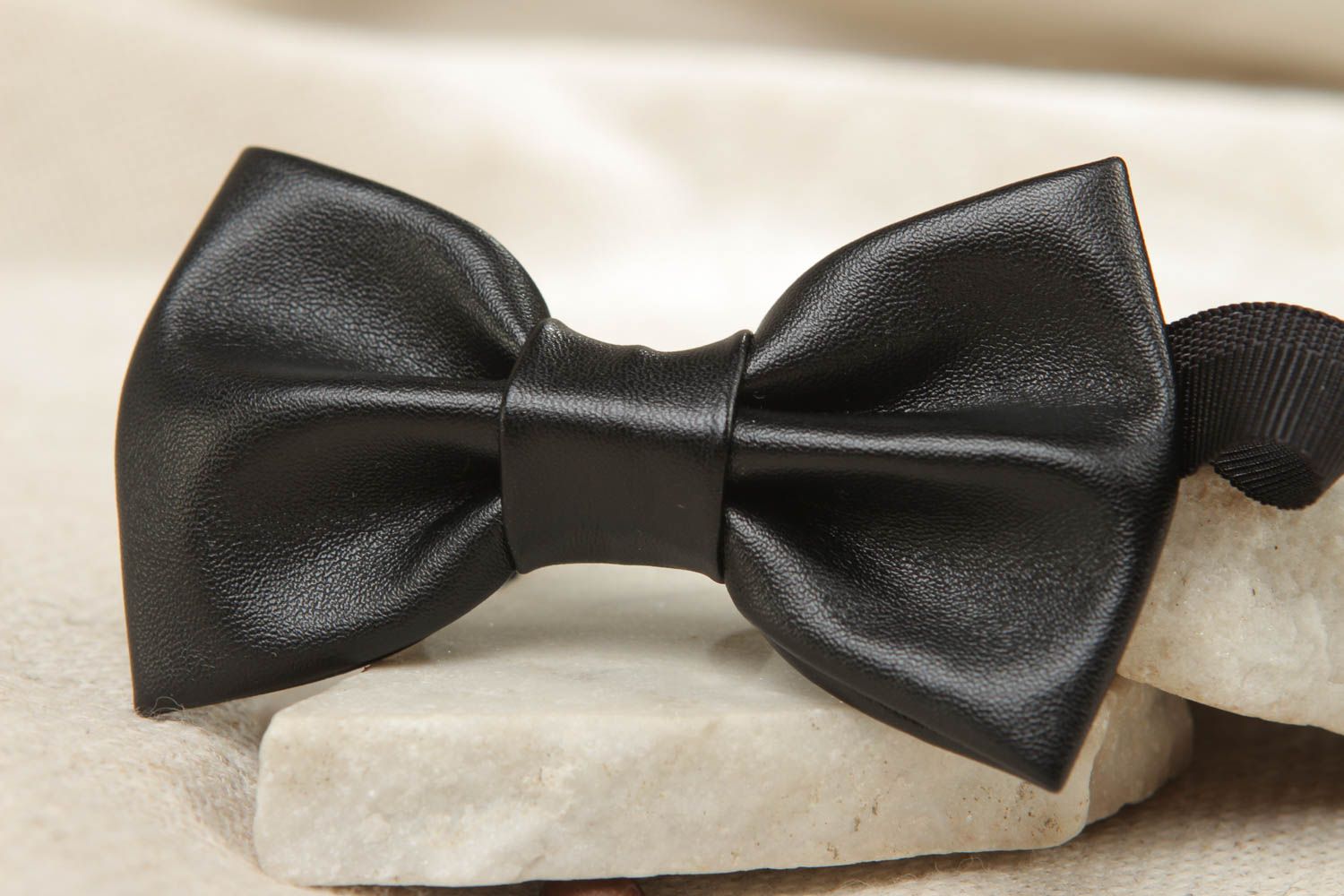 Black bow tie made of leather fabric photo 5