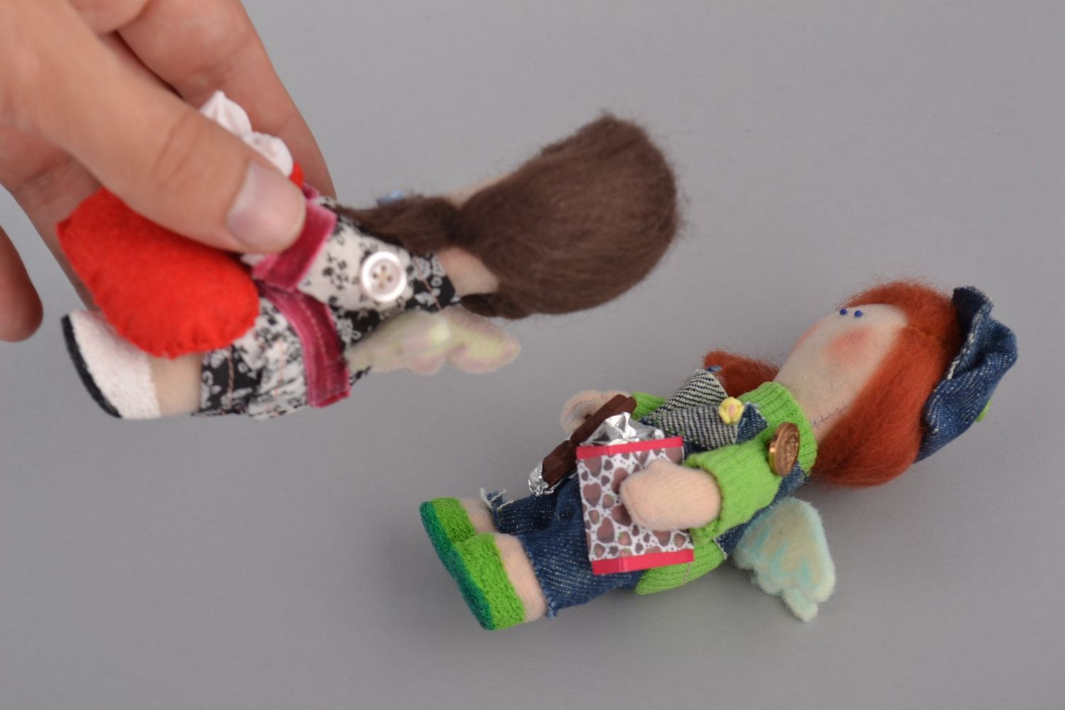 Набор кукол из фетра мягкие интерьерные игрушки ручной работы 2 шт декоративные фото 5
