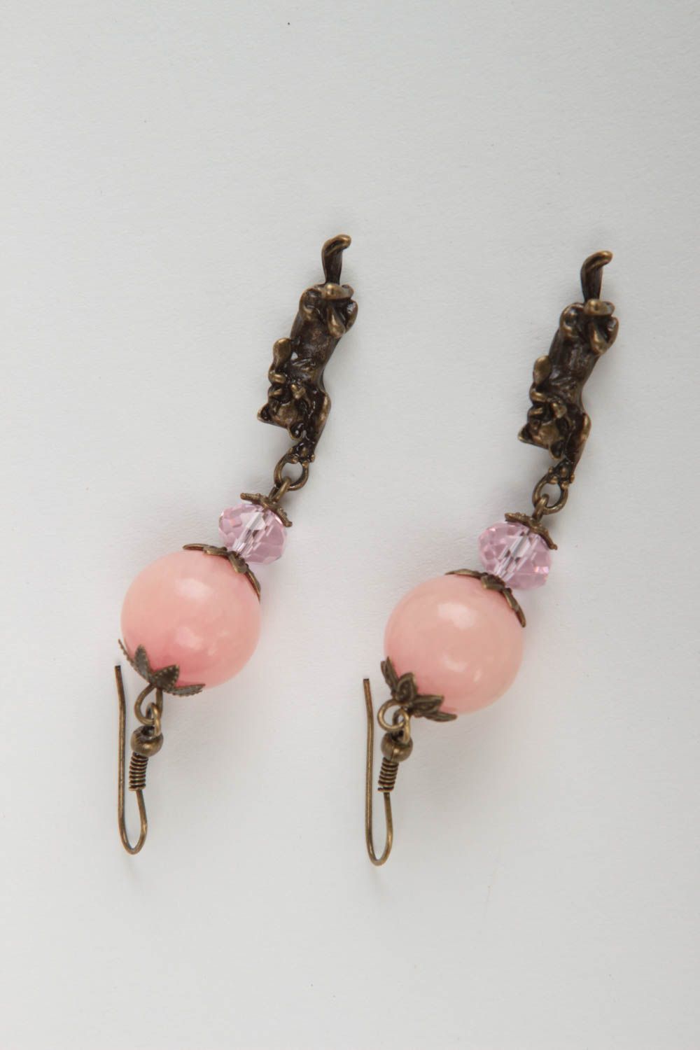 Boucles d'oreilles pendantes faites main en quartz rose et cristal pour fille photo 2