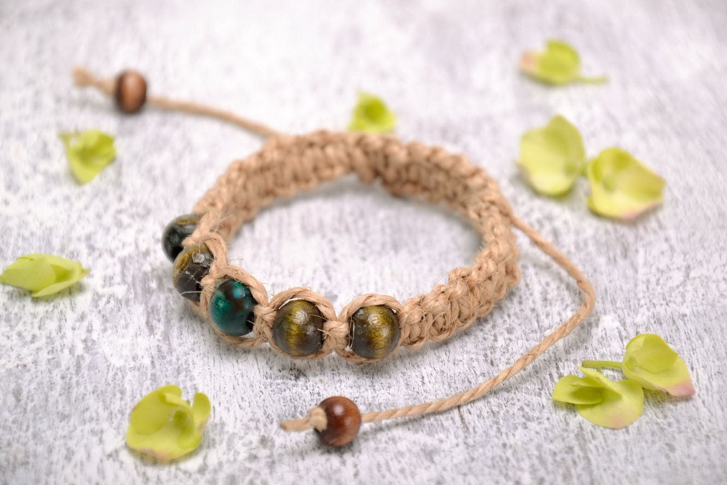 Bracelet made of satin and wood photo 1