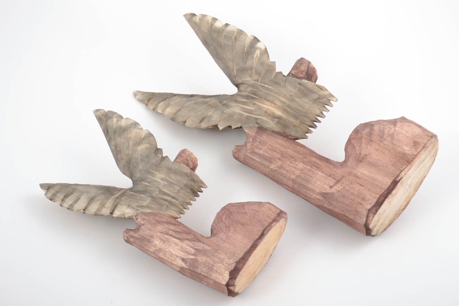 Petites figurines en bois en forme d'aigles sculptées faites main 2 pièces photo 3