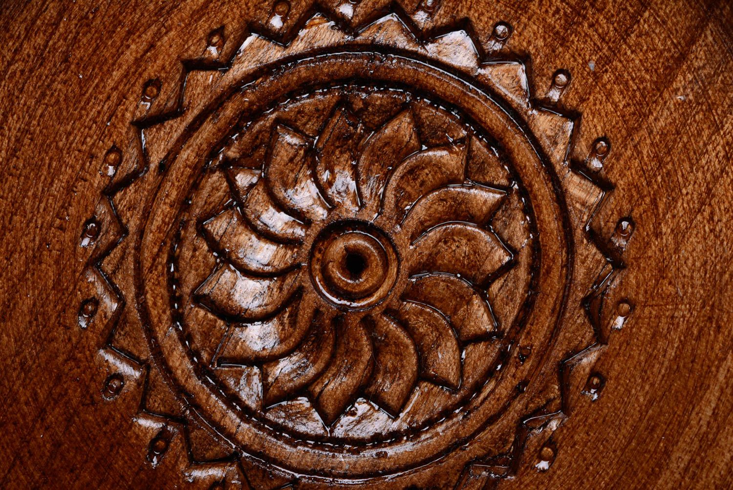 Portabiscotti fatto a mano in legno naturale portadolci rotondo e bello
 foto 3