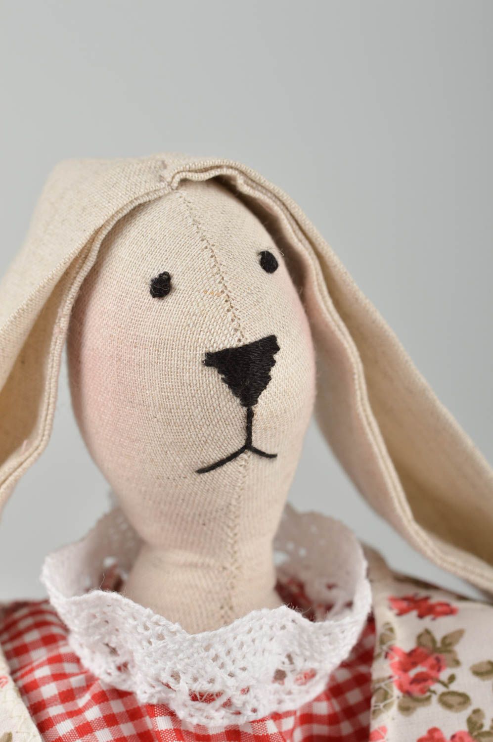 Peluche animal faite main Jouet en tissu lapine en robe Cadeau enfant original photo 4