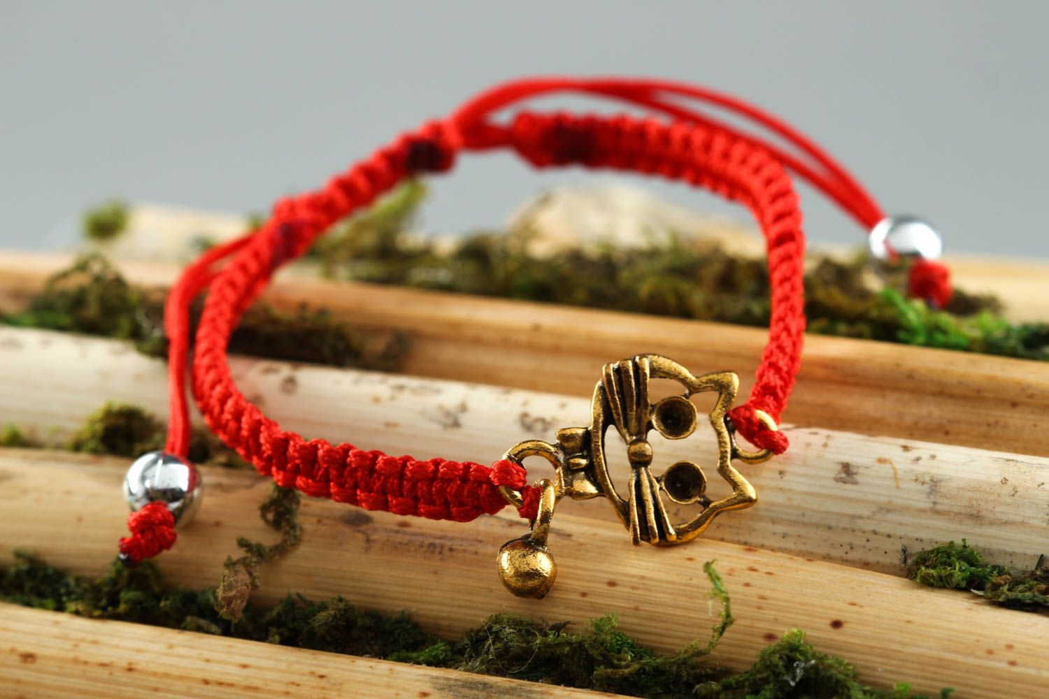 Handmade Damen Armband exklusiver Schmuck Geschenk für Frauen rotes Armband  foto 1