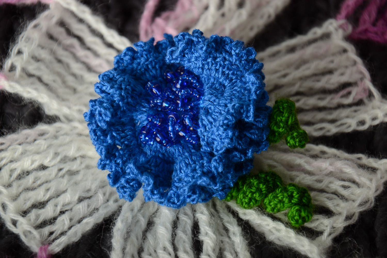 Handmade crochet flower scrunchy photo 1