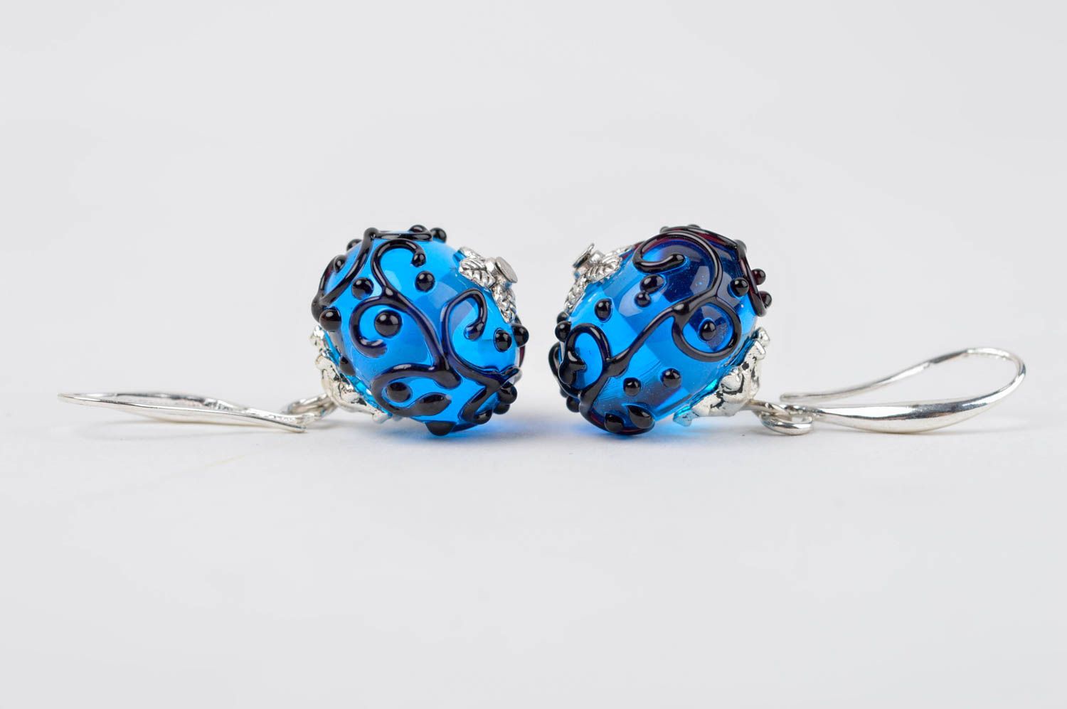 Boucles d'oreilles fantaisie Bijou fait main pendantes bleues Cadeau femme photo 2