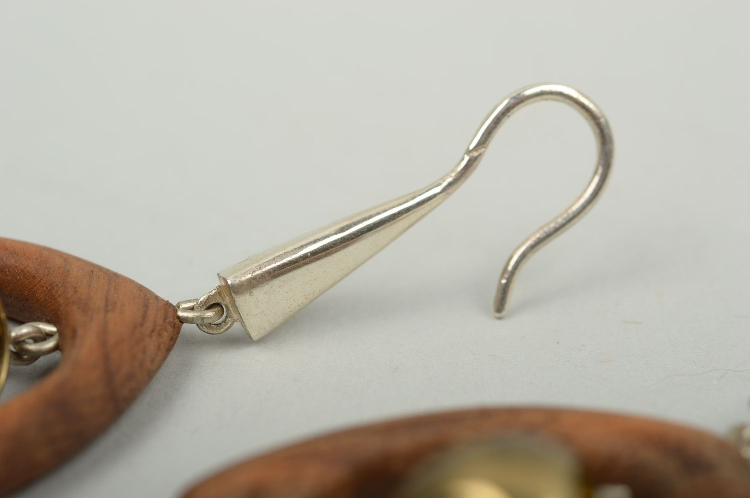 Handmade originelle Modeschmuck Ohrringe Schmuck aus Holz Accessoire für Frauen  foto 2