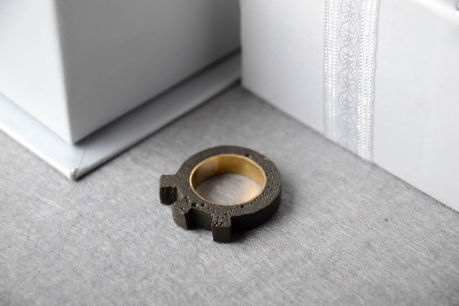Женский перстень кольцо ручной работы массивное украшение черное с зубцами фото 1