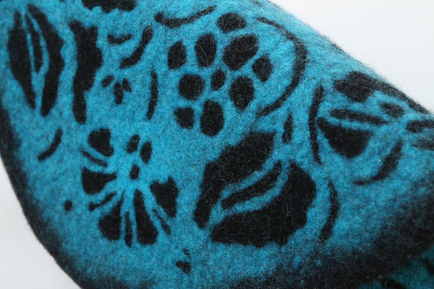 Sac en laine feutrée fait main bleu-noir avec fleur Accessoire pour femme photo 3