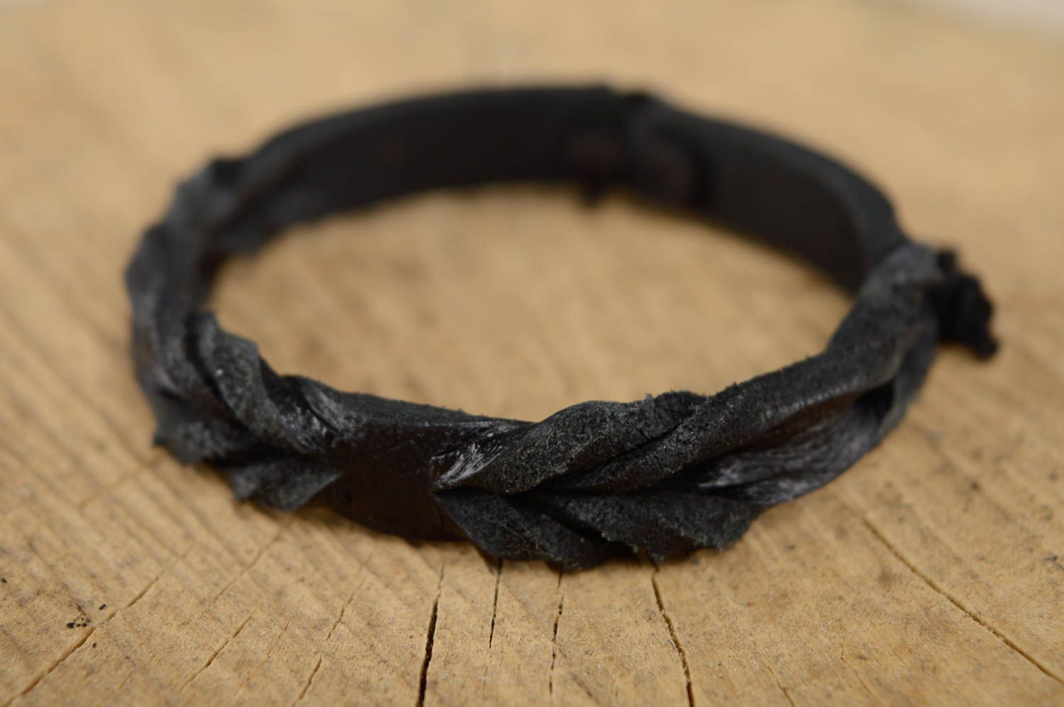 Black woven genuine leather bracelet photo 1