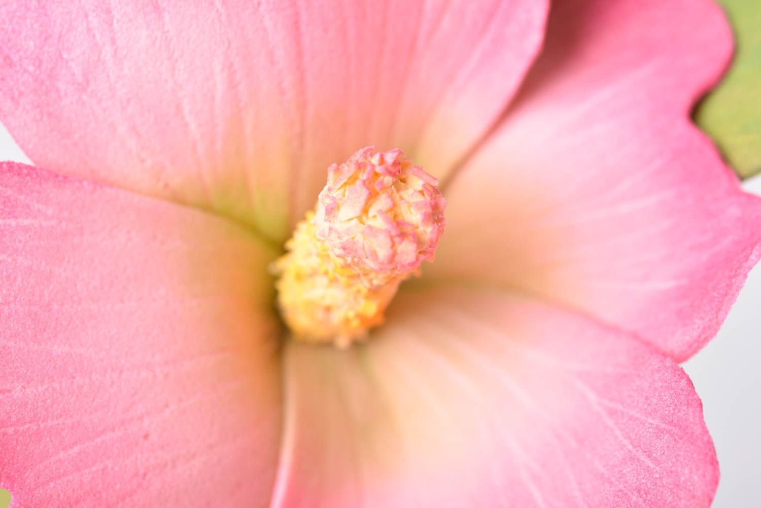 Заколка ручной работы цветок из фоамирана розовое нежное украшение для волос фото 4