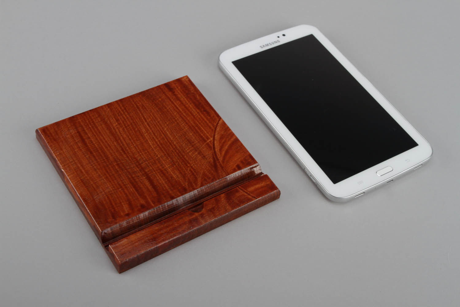 Wooden stand for gadget photo 3