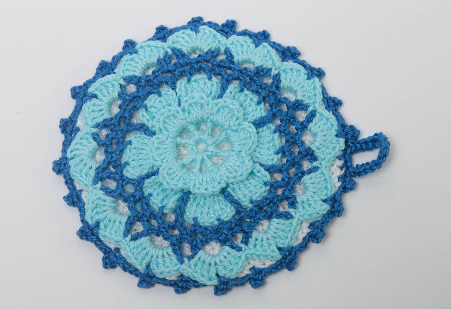 Manique au crochet faite main Accessoire cuisine ronde bleue Idée cadeau photo 2