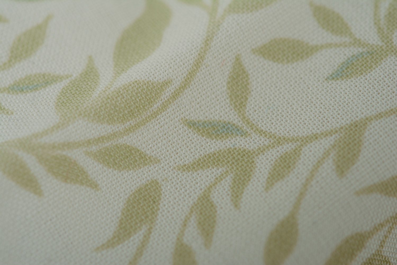 Jouet décoratif en tissu fait main design original de couleur vert clair Ange photo 5