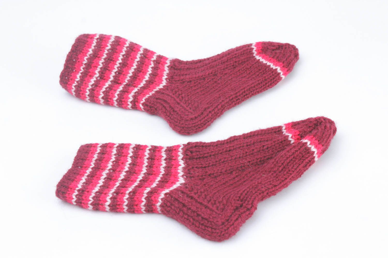 Meias quentes vermelhas tricotadas de lã à mão roupas de mulher artesanais foto 3