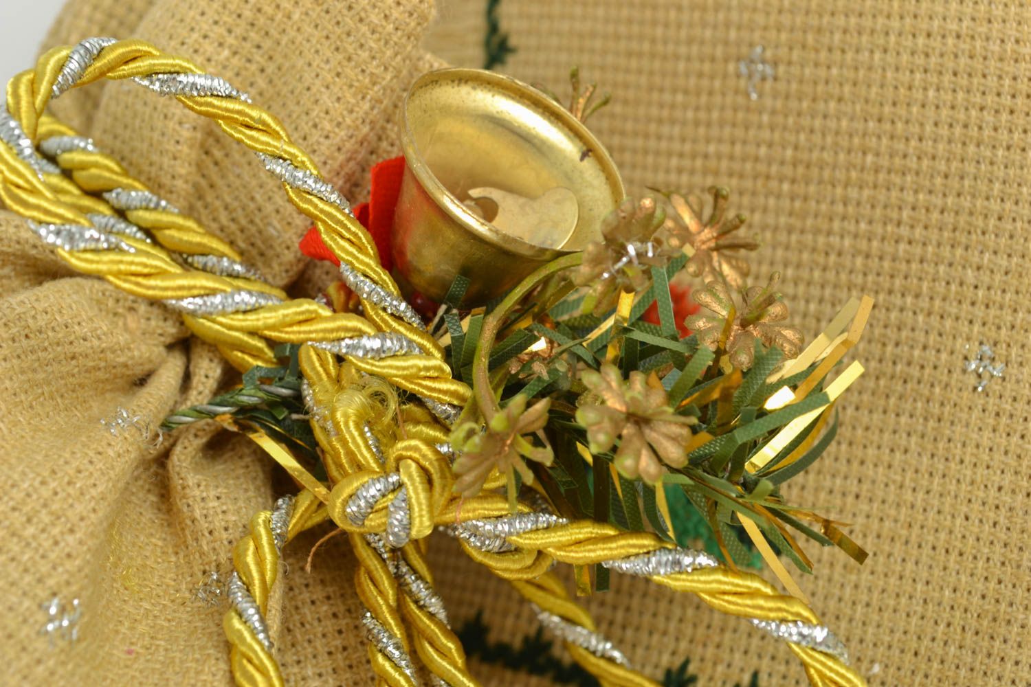 Sac de cadeau et serviette avec broderie faits main originaux design de Noël photo 2