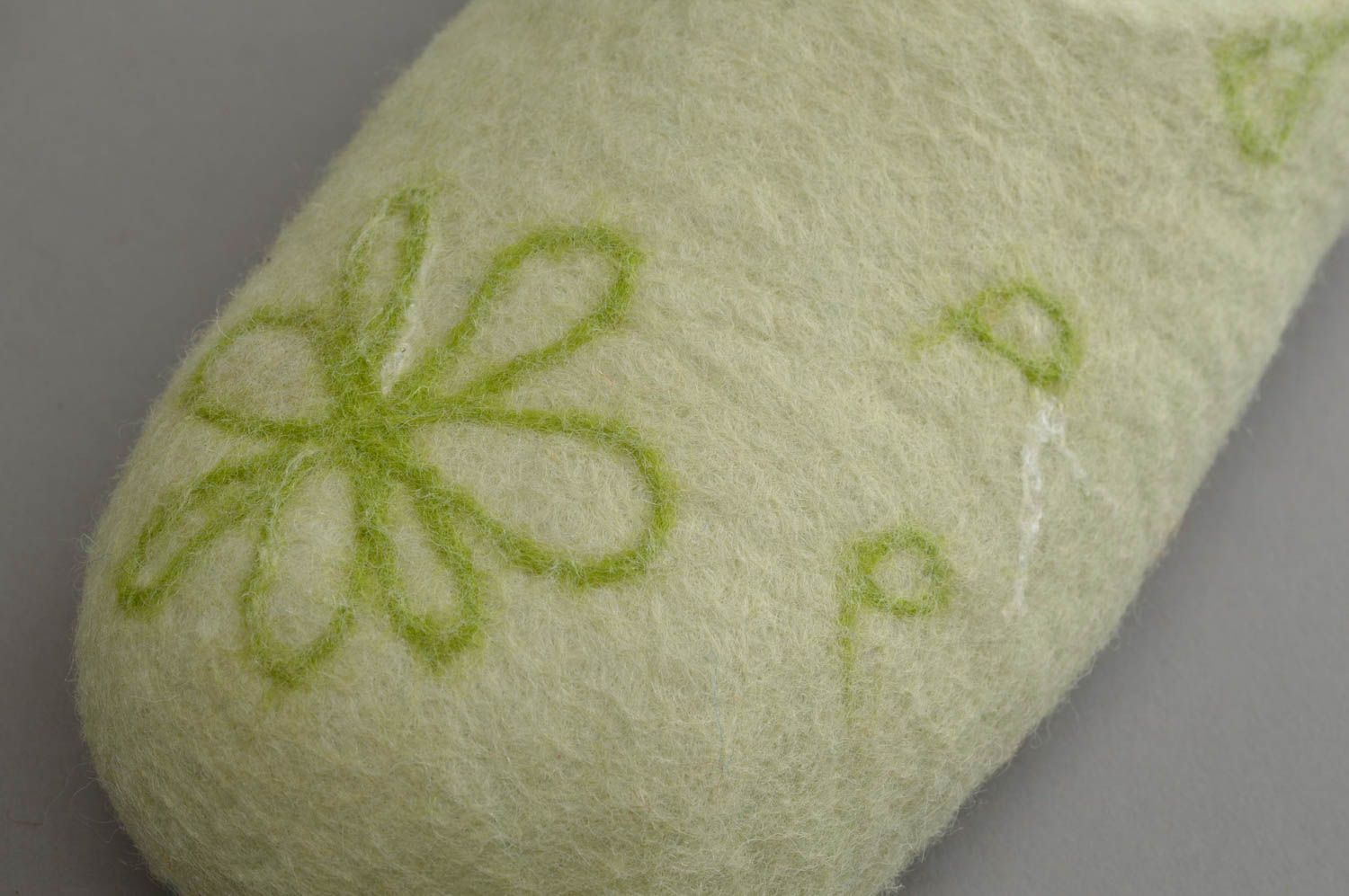 Pantoufles pour femme en laine feutrée vert clair chaudes pour hiver faites main photo 5