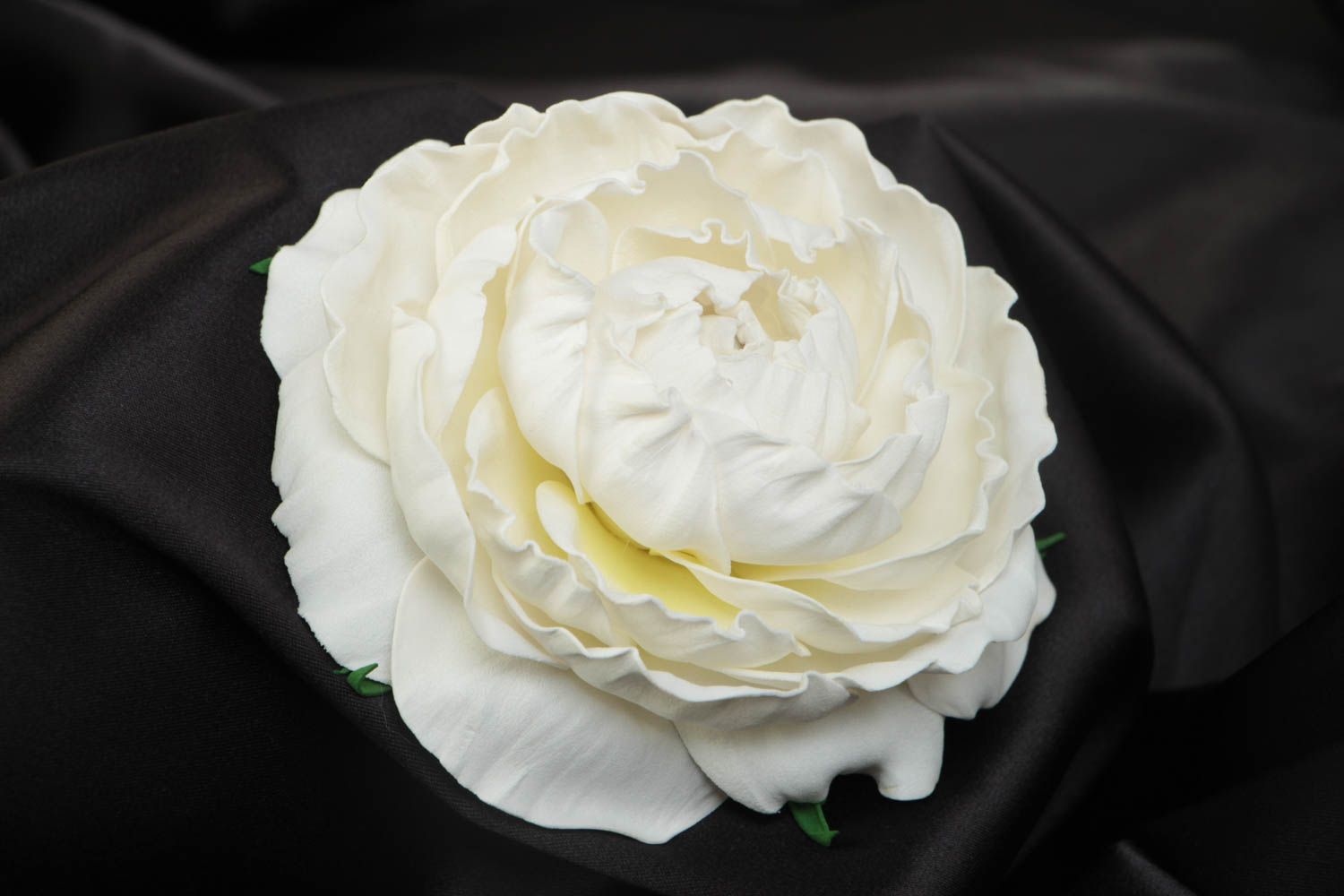 Объемная заготовка под брошь в виде цветка из фоамирана белая роза ручной работы фото 1