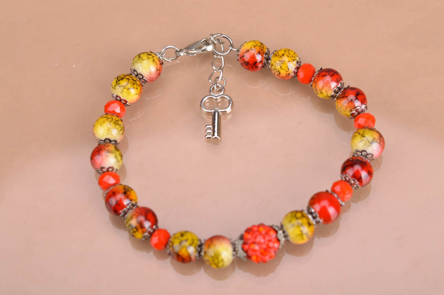 Handmade colorful glass bead wrist bracelet with metal charm key for women photo 2