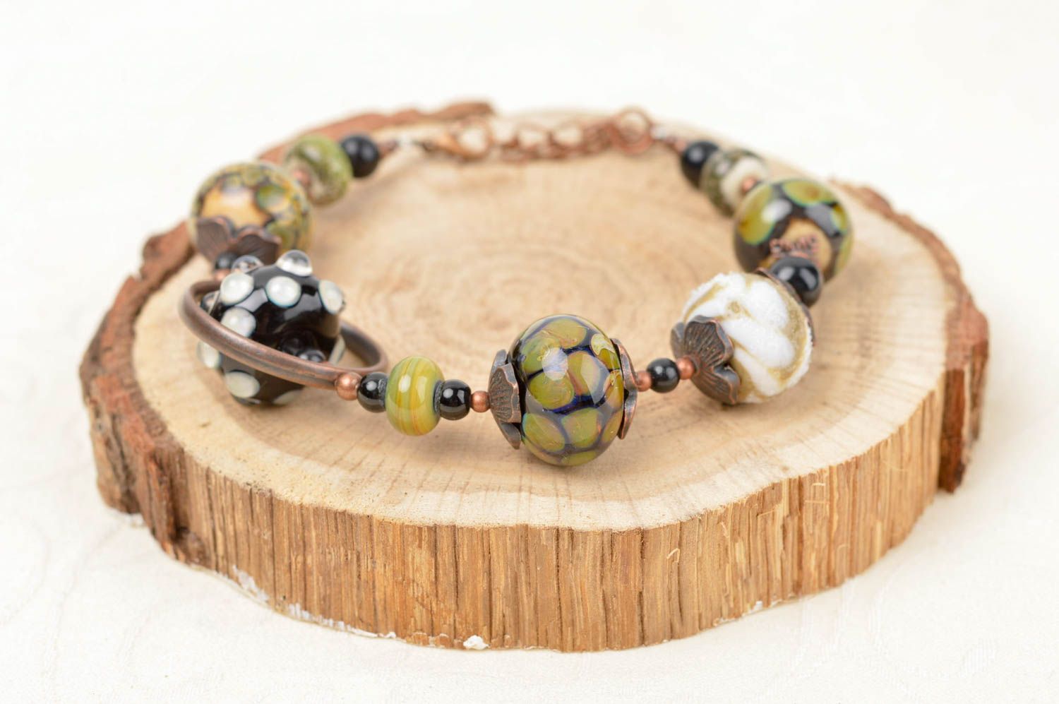 Art handmade glass green beads bracelet on the metal chain for women photo 1