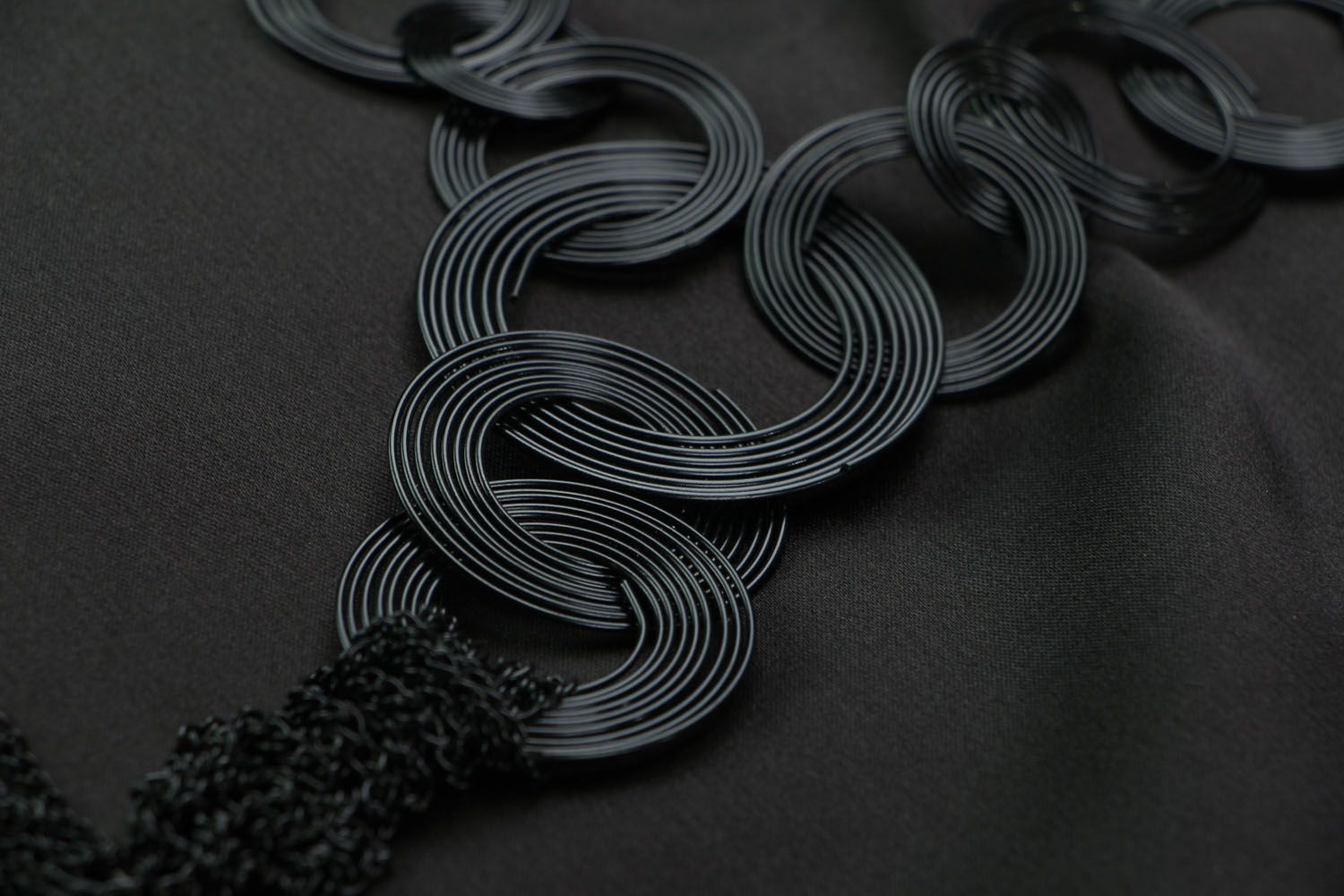 Ferrous metal necklace photo 3