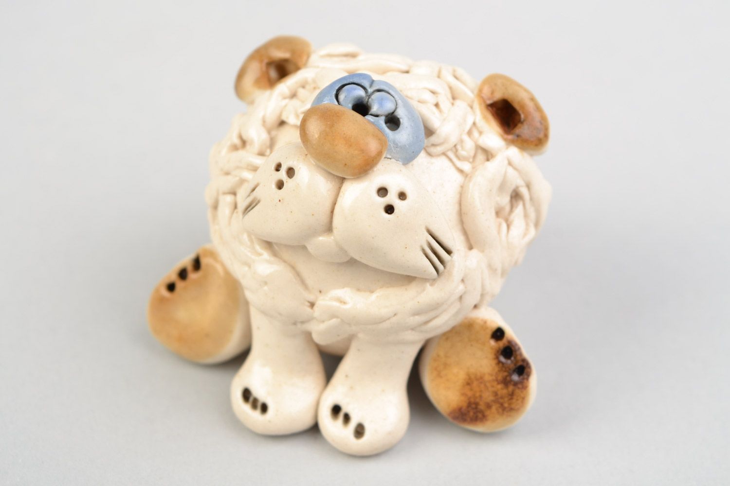 Lustige kleine keramische Figur Löwe mit Bemalung von Handarbeit künstlerisch foto 1