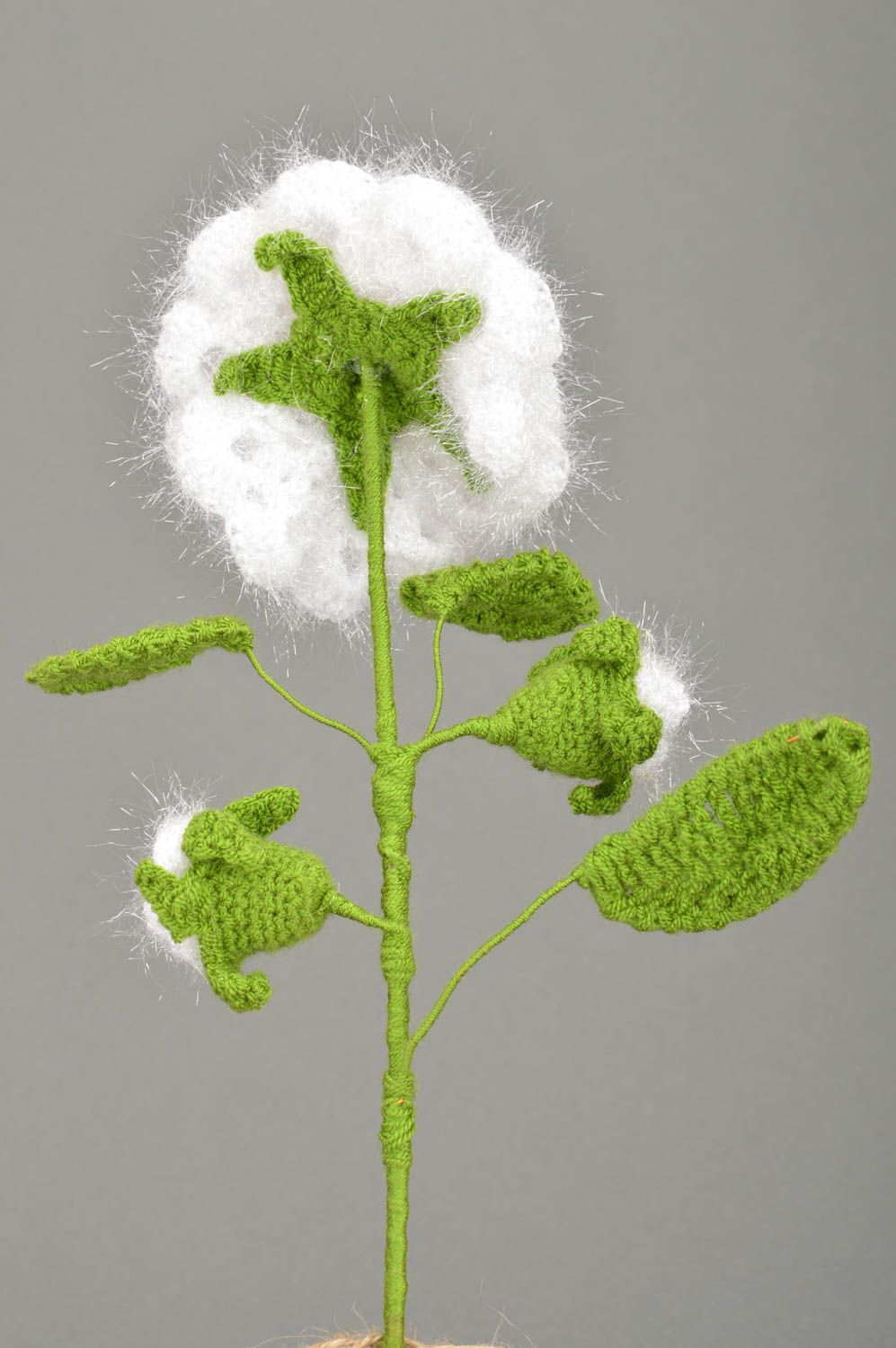 Fleur en tissu faite main tricotée en fils acryliques Rose blanche décoration photo 4