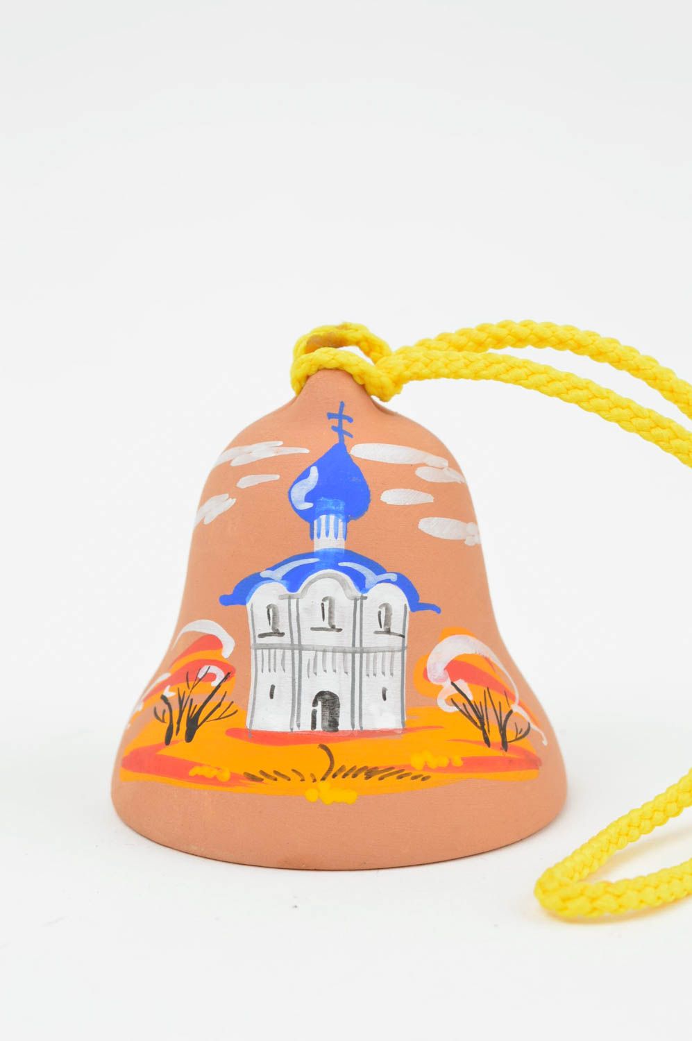 Маленький колокольчик ручной работы из глины с росписью Церковь осенью фото 2