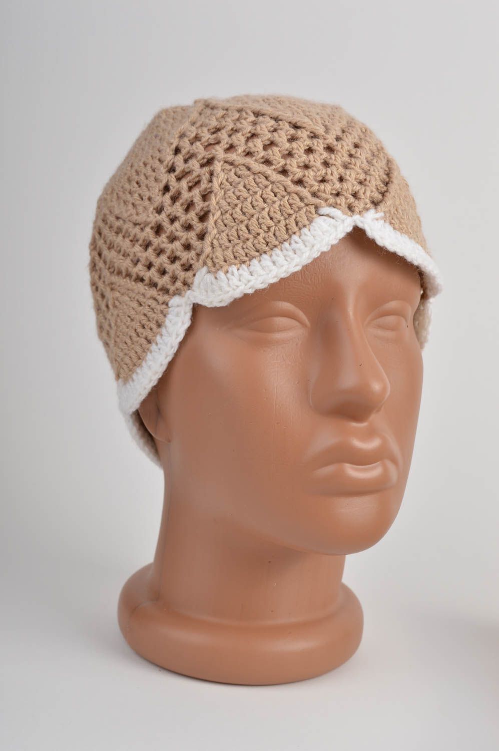 Bonnet tricot fait main Chapeau au crochet Accessoire enfant beige en coton photo 2