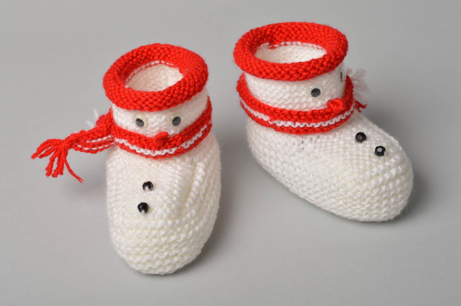 Chaussons tricotés fait main Accessoire bébé de coton Cadeau enfant rouge blanc photo 2