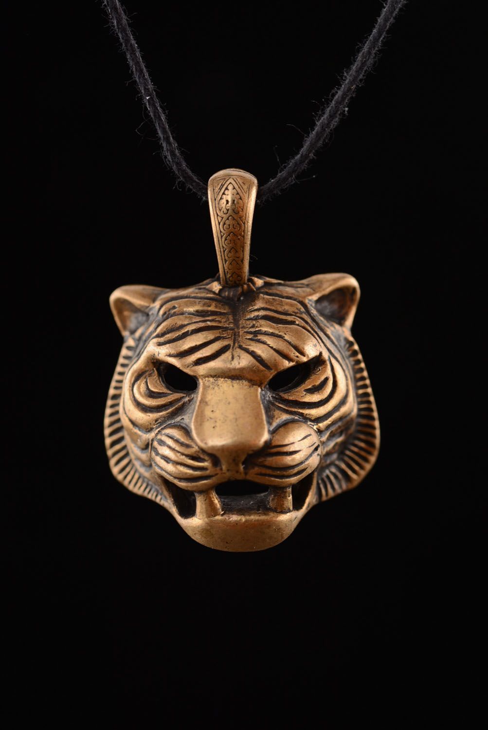 Бронзовый кулон Голова тигра фото 3