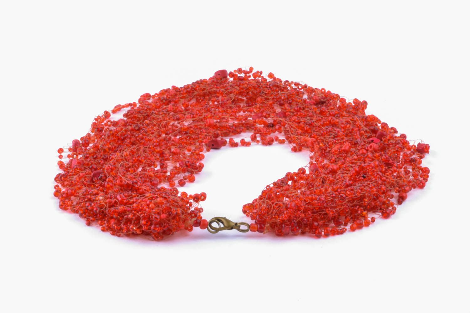 Rotes Collier aus Glasperlen und natürlichen Steinen foto 4