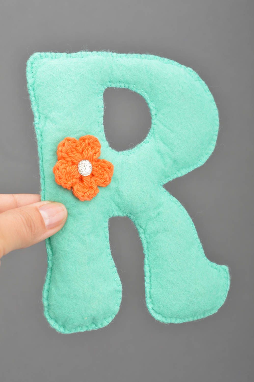 Lettre décorative R en feutre et sintepon faite main turquoise petite décoration photo 3
