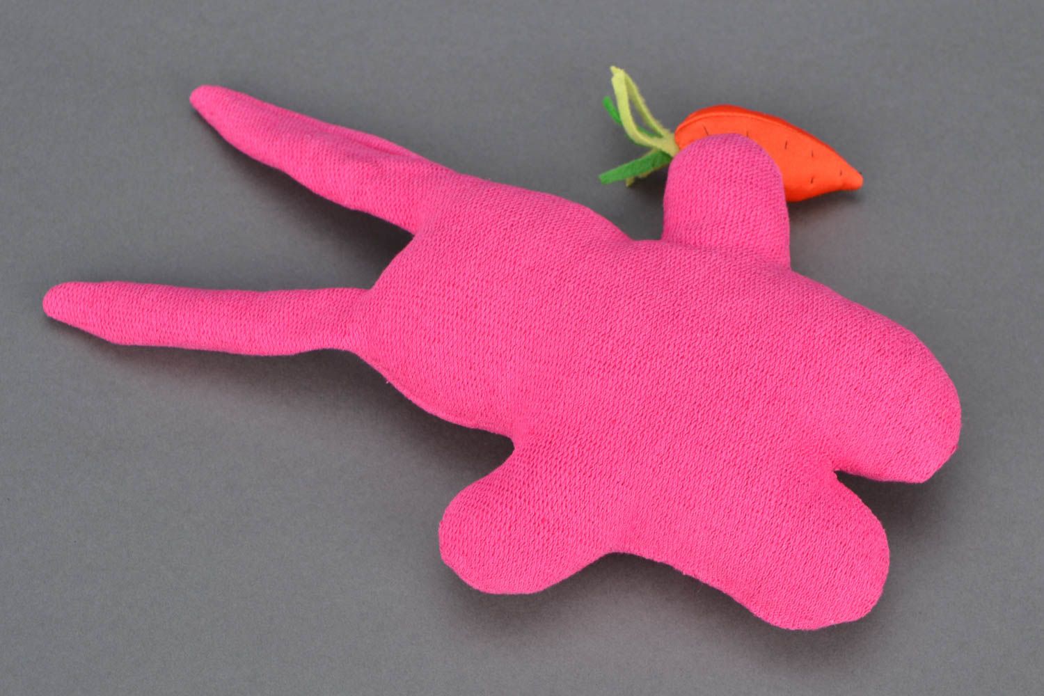 Мягкая игрушка из ткани Розовый кролик с морковкой фото 4