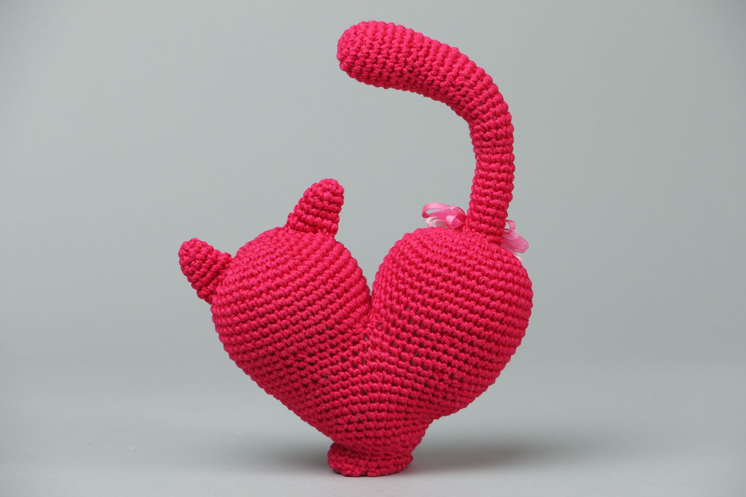 Crochet heart-shaped toy cat photo 3
