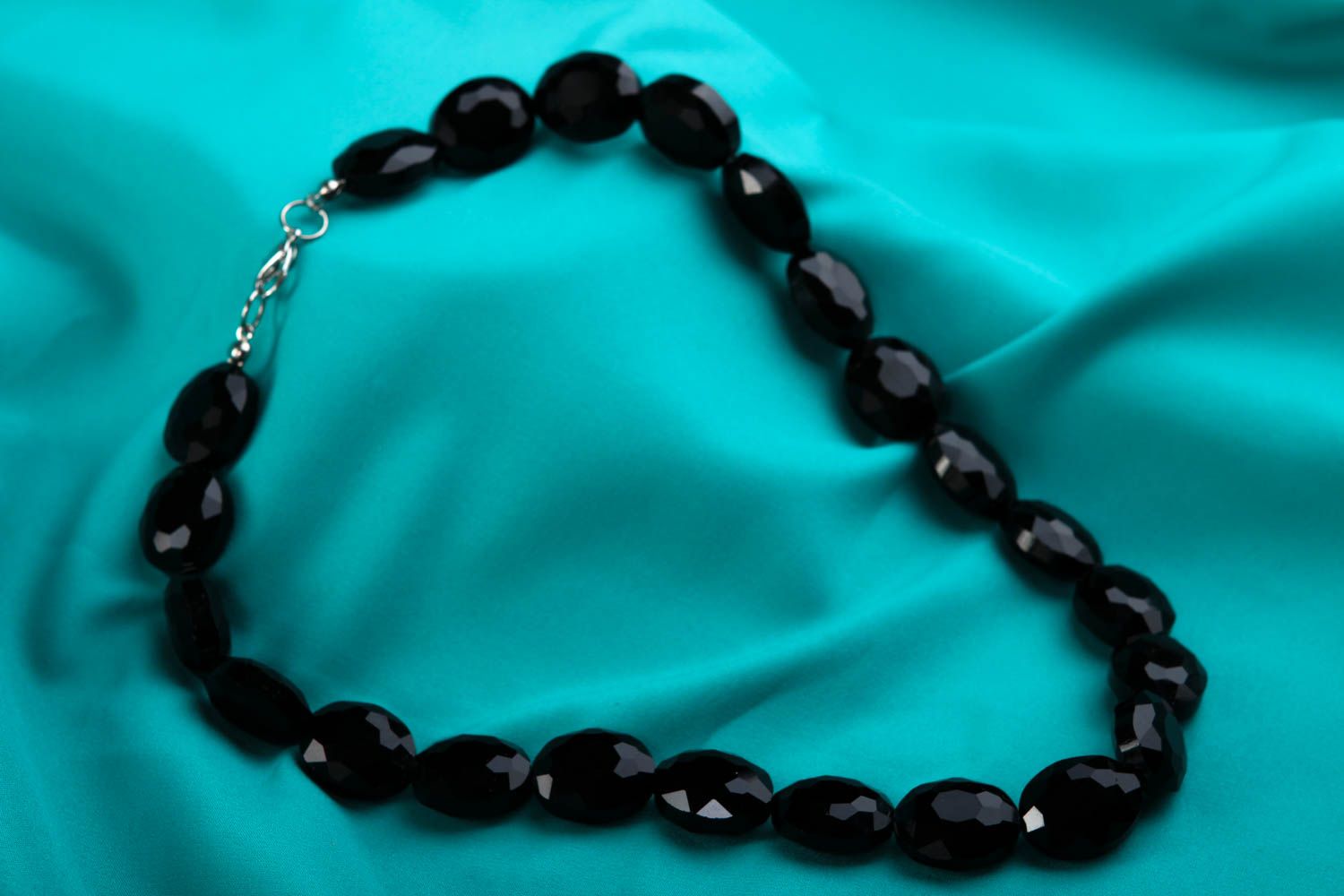 Collier cristaux noirs Bijou fait main design élégant Cadeau pour femme photo 1