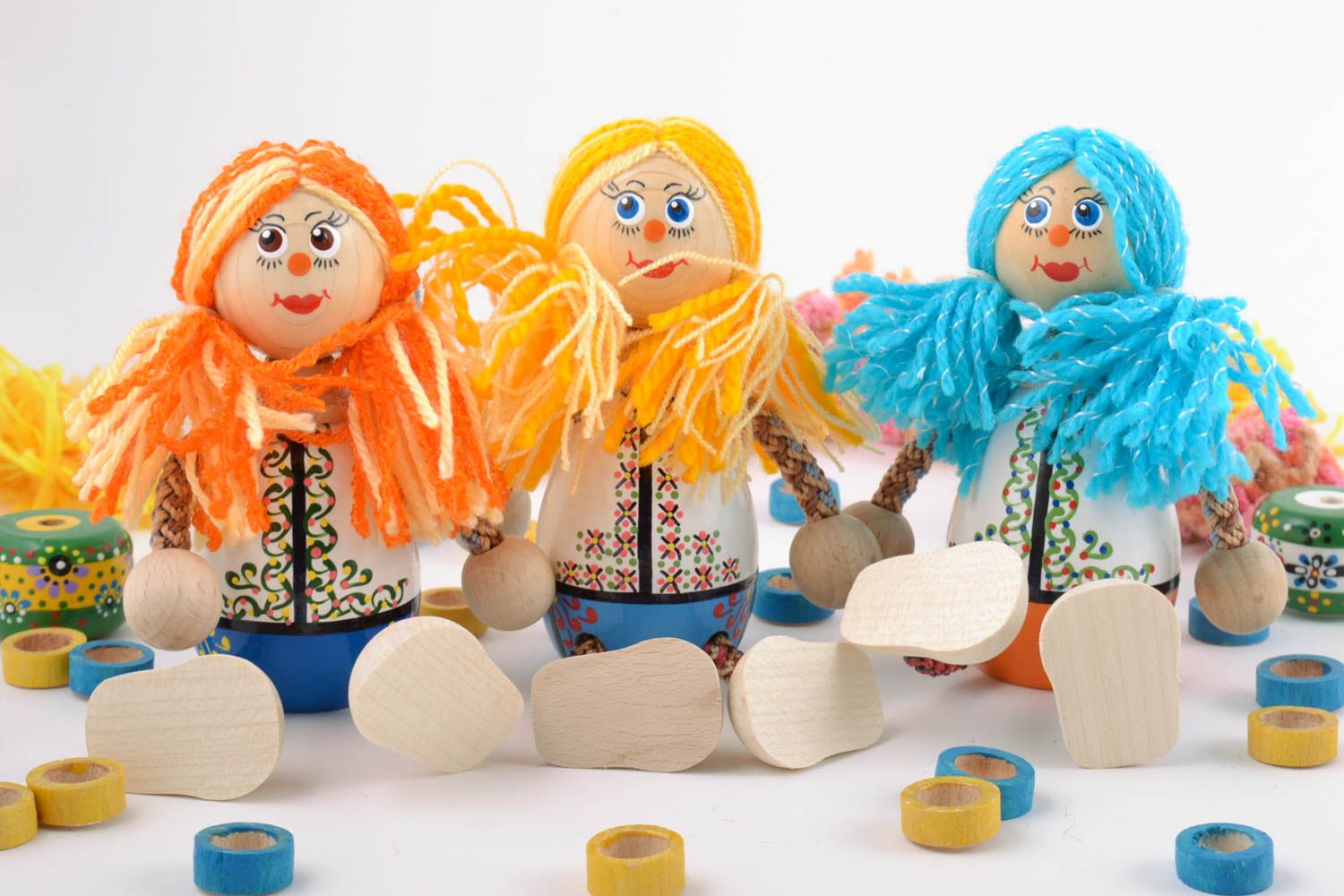 Holz Spielzeuge Set aus Buchenholz 3 Stück mit Bemalung Freundinnen handgemacht  foto 1
