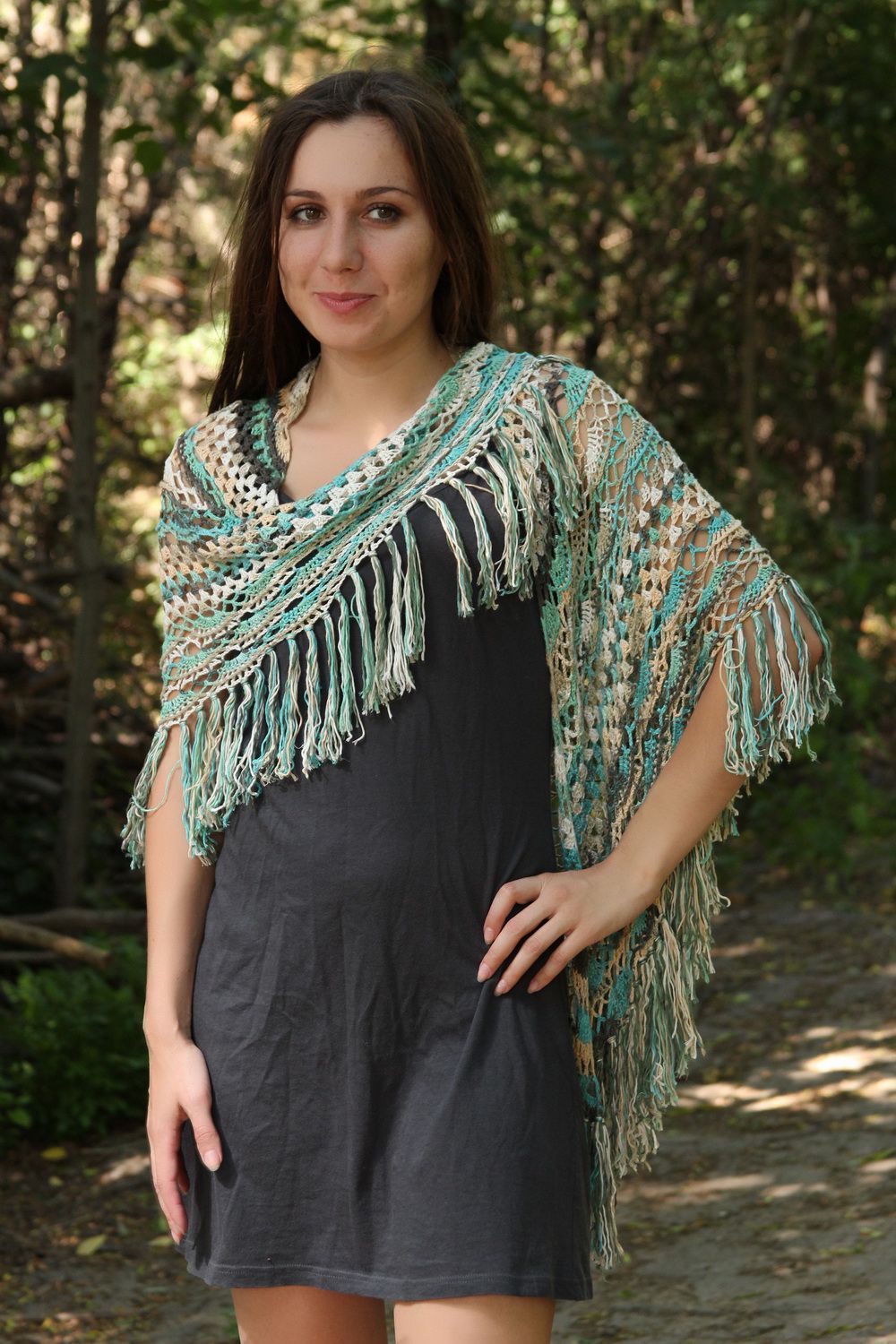 Green knitted shawl  photo 2
