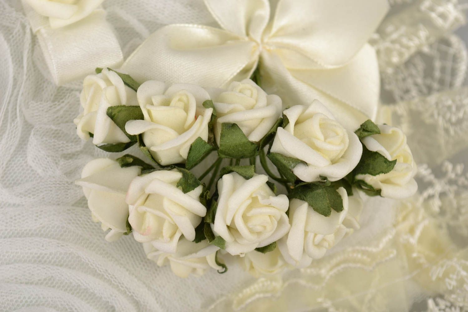 Coussin de mariage fait main pour alliances accessoire avec fleurs et dentelle photo 2