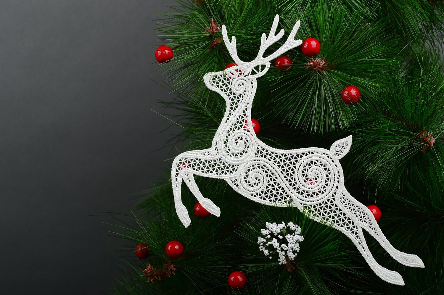 Игрушка на елку handmade декор для дома новогоднее украшение кружевной олень фото 1