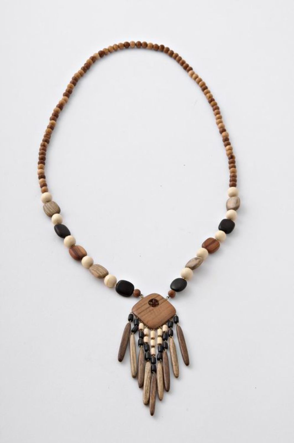 Long wooden beaded necklace photo 2