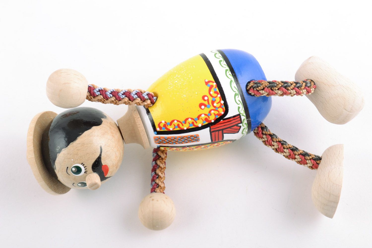 Künstlerisches schönes handmade Spielzeug aus Holz für Kinder und Dekor foto 4