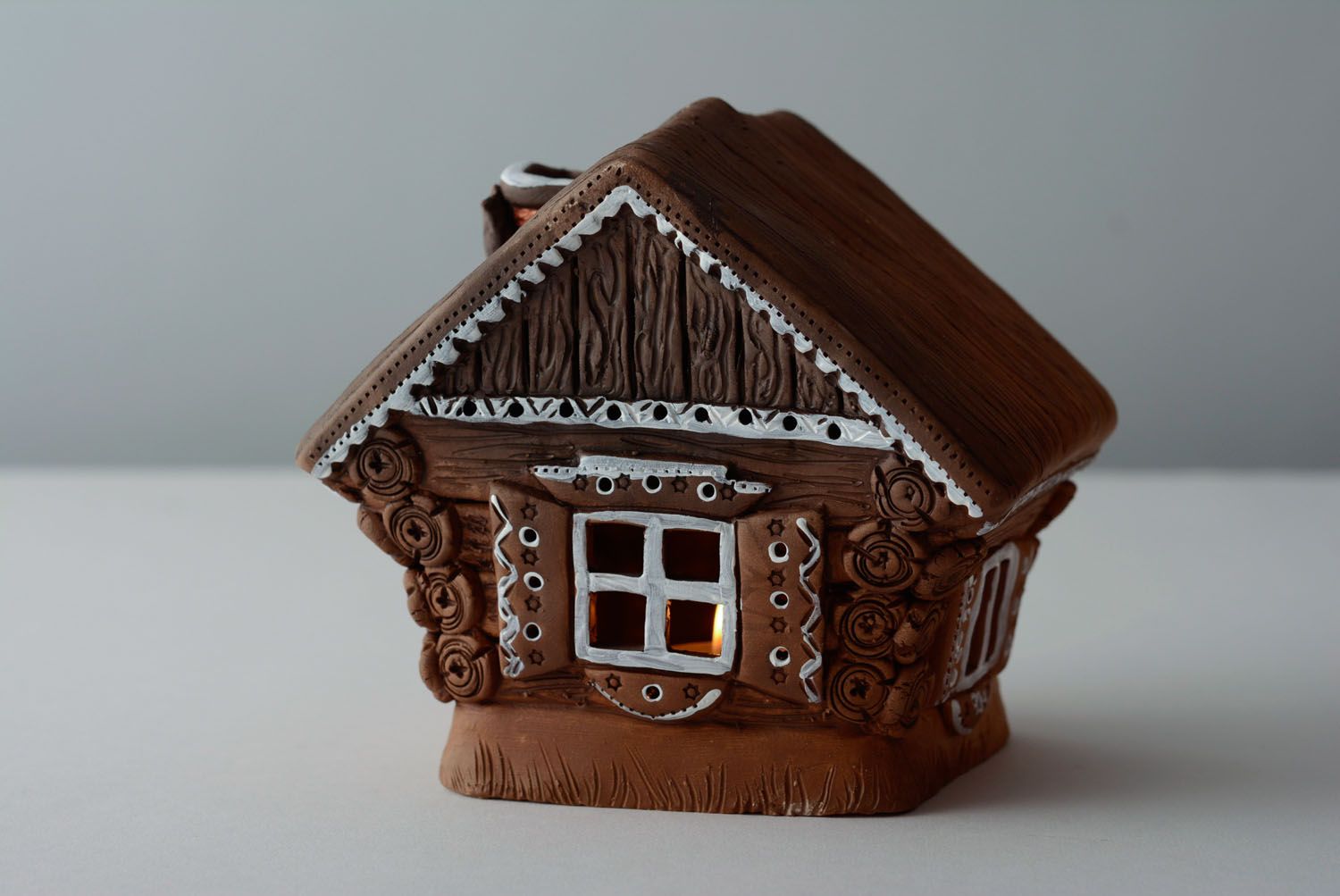 Ceramic candle holder in the shape of house photo 2