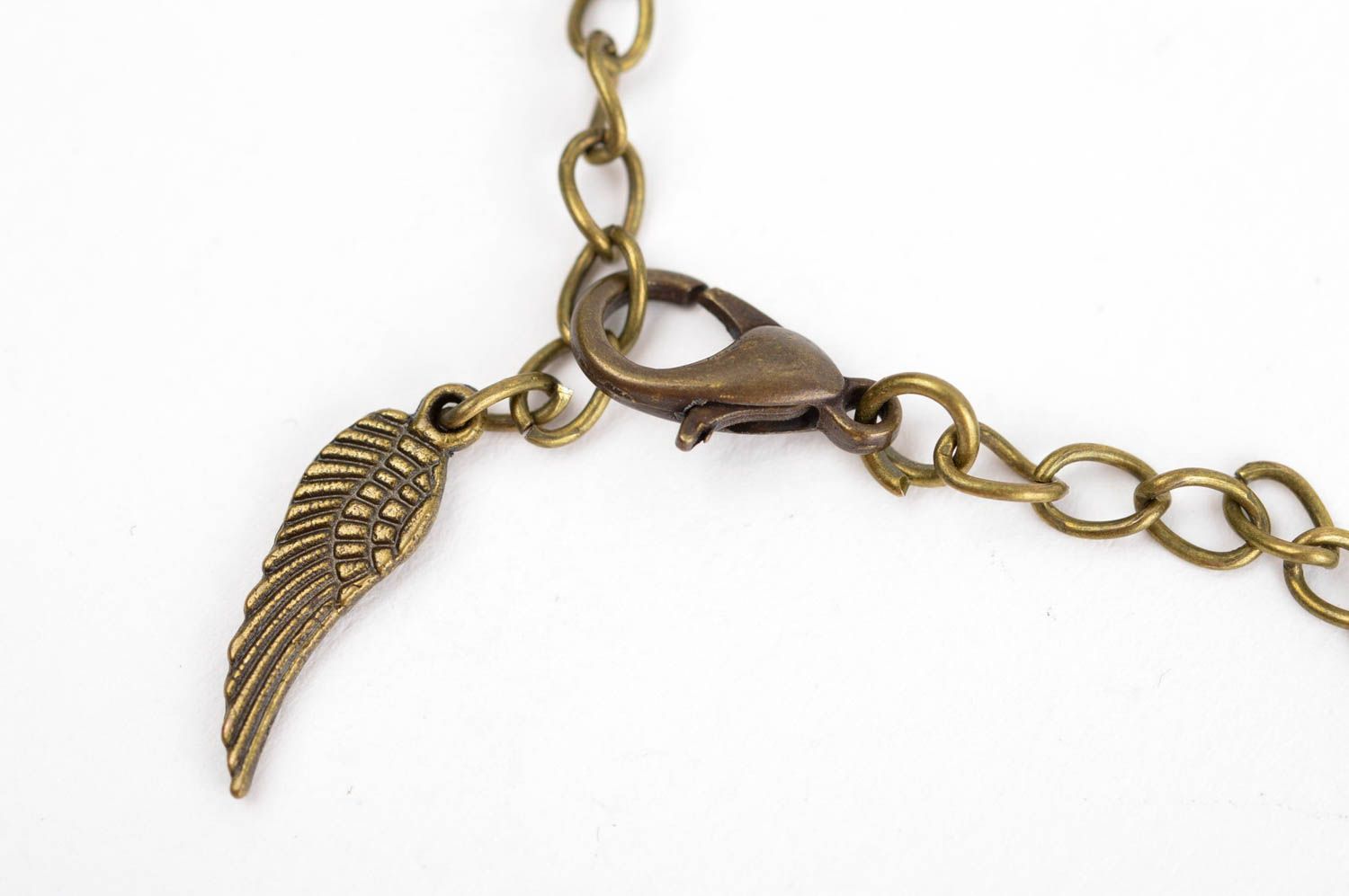 Pendentif en métal Bijou fait main Accessoire femme ailes métal perle verre photo 4